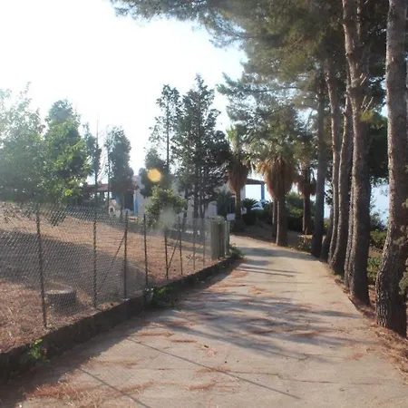 Lia Villa